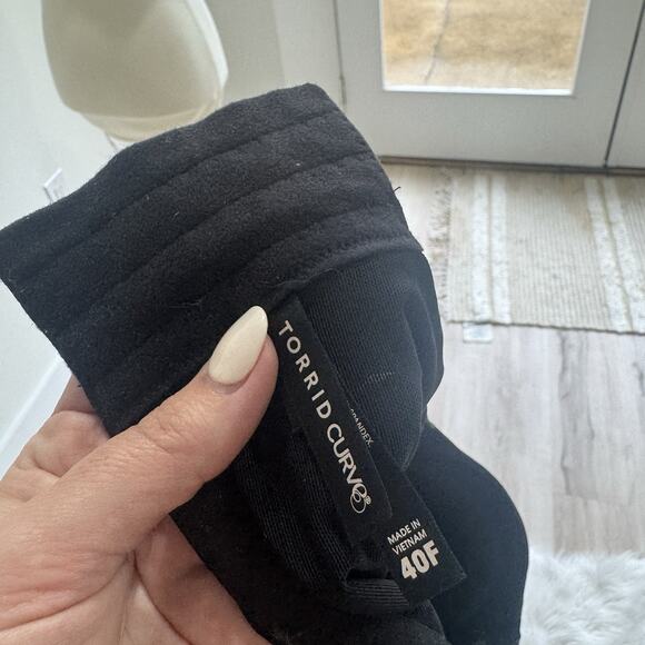 Torrid Curve Black Skull Print Bra 40F Underwired - Picture 4 of 4